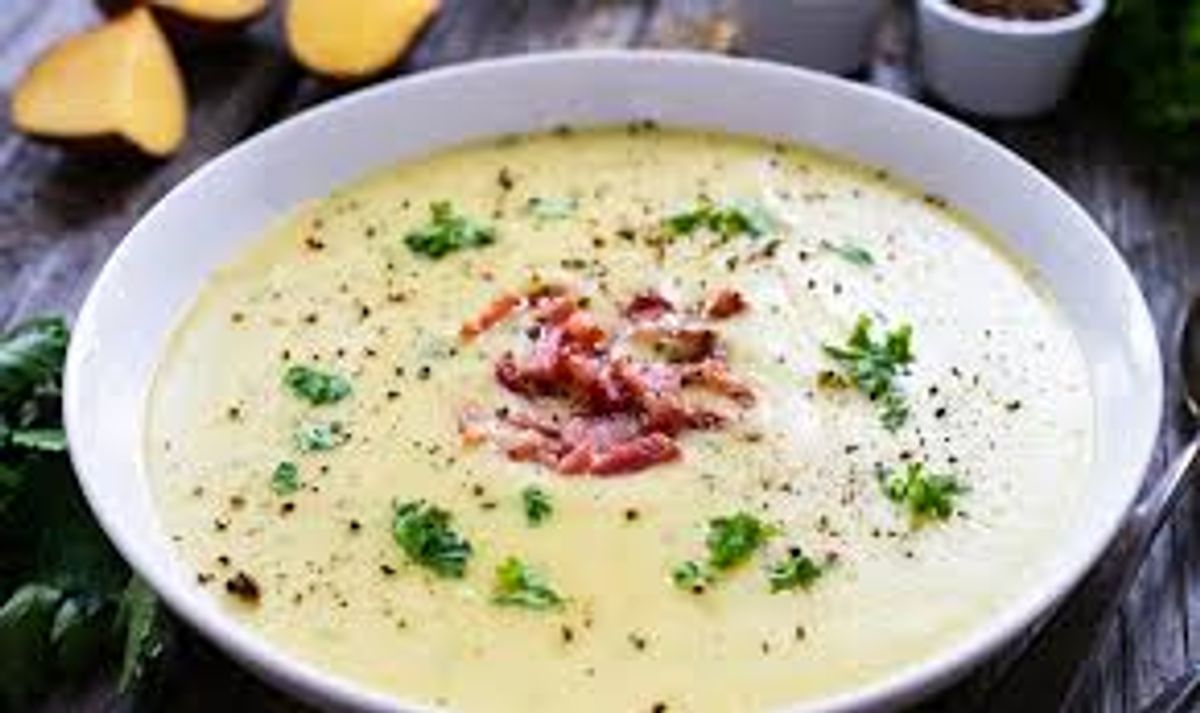 Supa Crema Cartof cu Bacon si Ceapa Crocanta